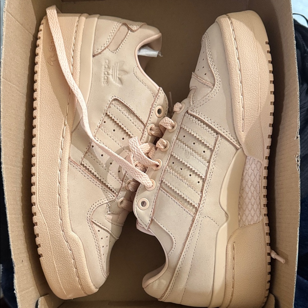 Adidas Women's Beige Sneakers